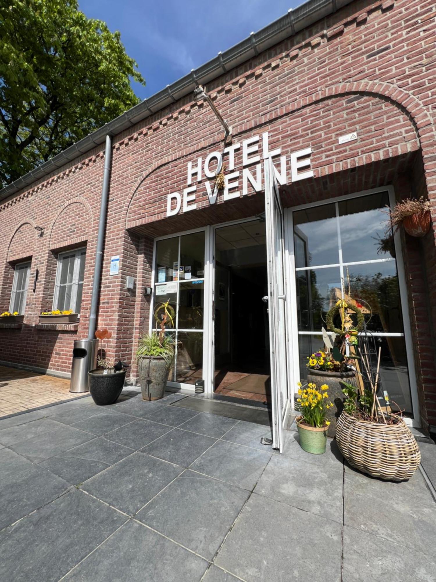 Hotel De Venne Genk Ngoại thất bức ảnh