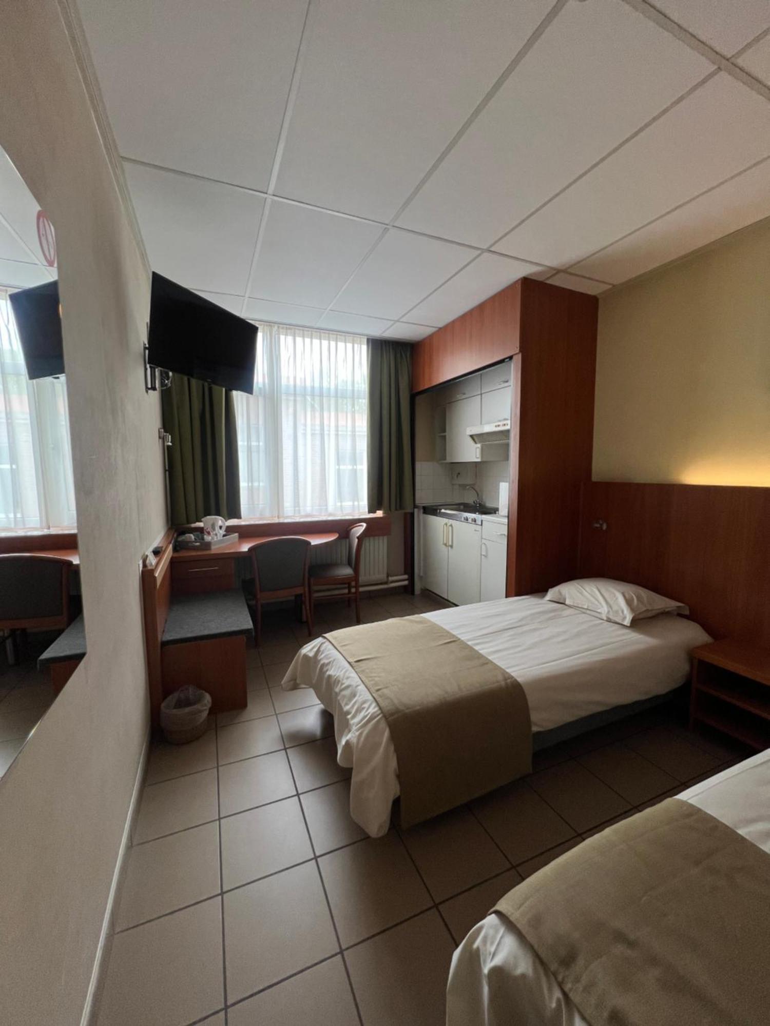 Hotel De Venne Genk Ngoại thất bức ảnh