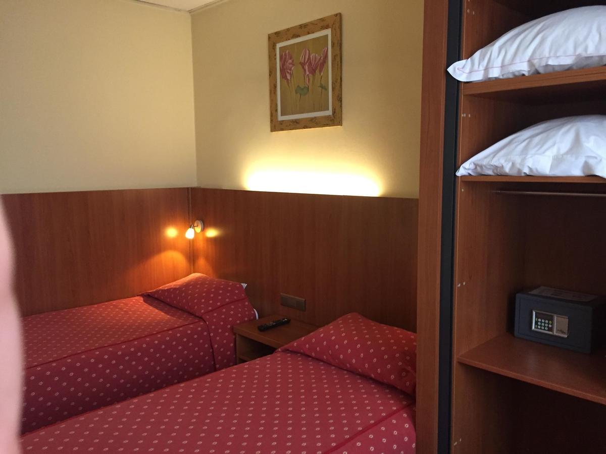 Hotel De Venne Genk Ngoại thất bức ảnh